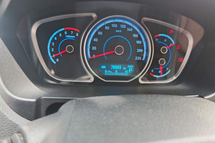 Used Haima S7 2013 2.0L Automatic Smart Enjoyment Version Odometer Close Up