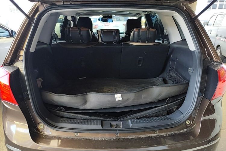 Used Haima S7 2013 2.0L Manual ZhiZhen Version Trunk