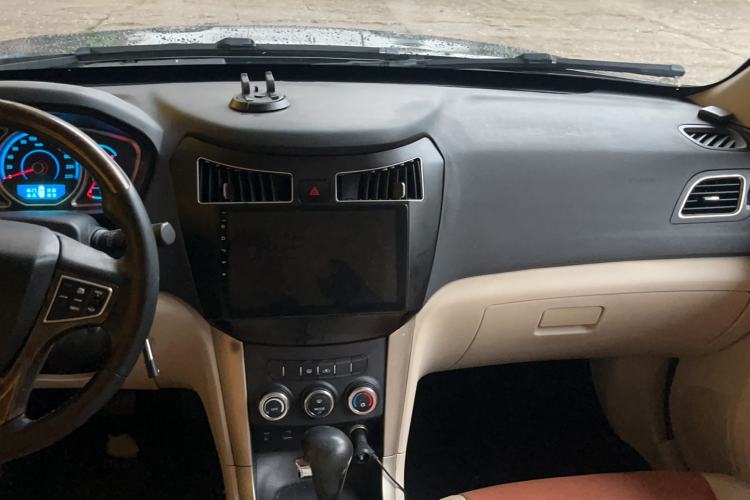 Used Haima S7 2015 Revised Version 2.0L Automatic Zongchi Trim Audio And AC Panel