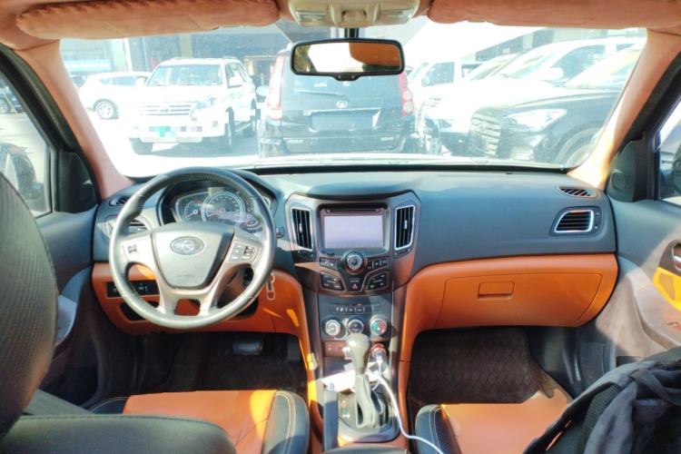 Used Haima S7 2015 Revised 1.8T Automatic Zongcheng Version Center Console
