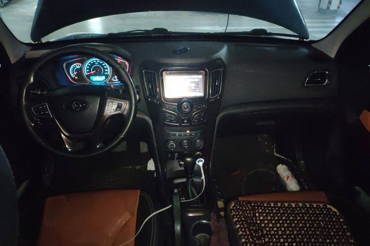 Used Haima S7 2015 2.0L Automatic ZhiZhen Version Center Console