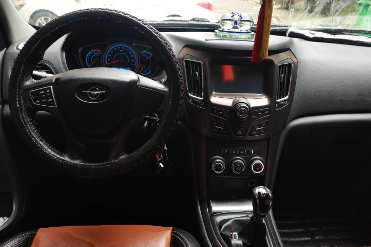 Used Haima S7 2015 Revised Version 2.0L Manual – Zongcheng Edition Center Console