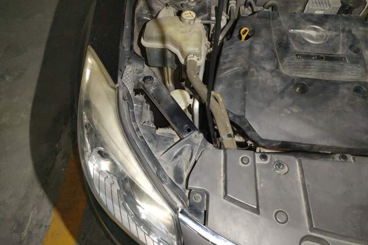 Used Haima S7 2015 2.0L Automatic ZhiZhen Version Engine Bay Right