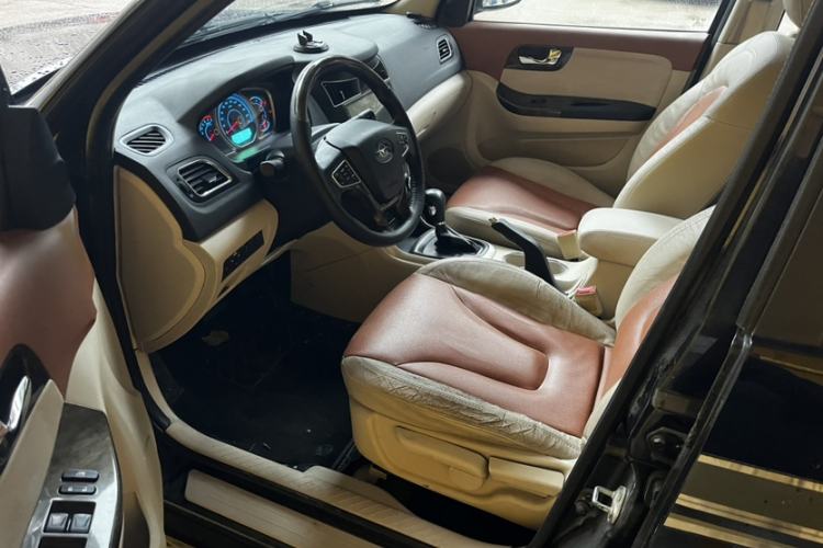 Used Haima S7 2015 Revised Version 2.0L Automatic Zongchi Trim Interior 2
