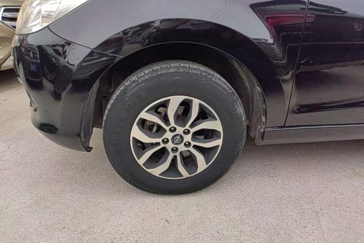Used Haima S7 2015 2.0L Automatic ZhiShang Version Left Front Wheel Hub