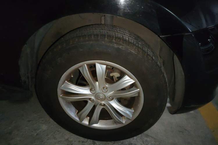 Used Haima S7 2015 2.0L Automatic ZhiZhen Version Right Front Wheel Hub
