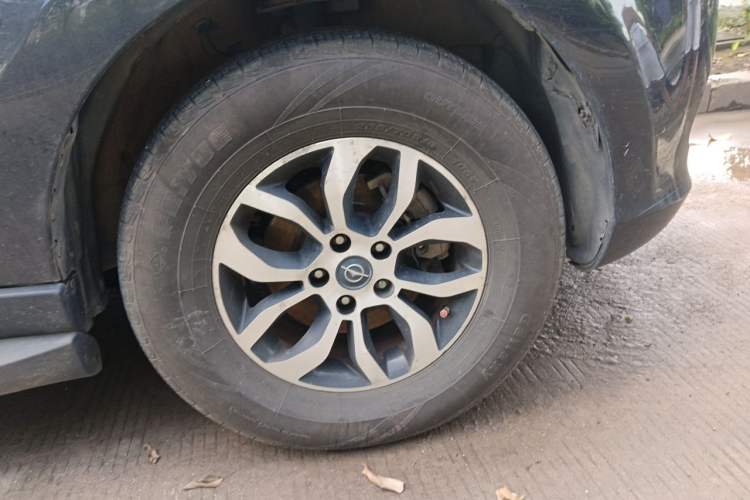 Used Haima S7 2015 2.0L Automatic Smart Enjoyment Version Right Front Wheel Hub