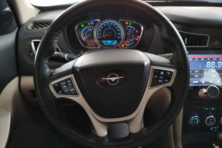 Used Haima S7 2015 Revised Version 2.0L Automatic Zongchi Trim Steering Wheel