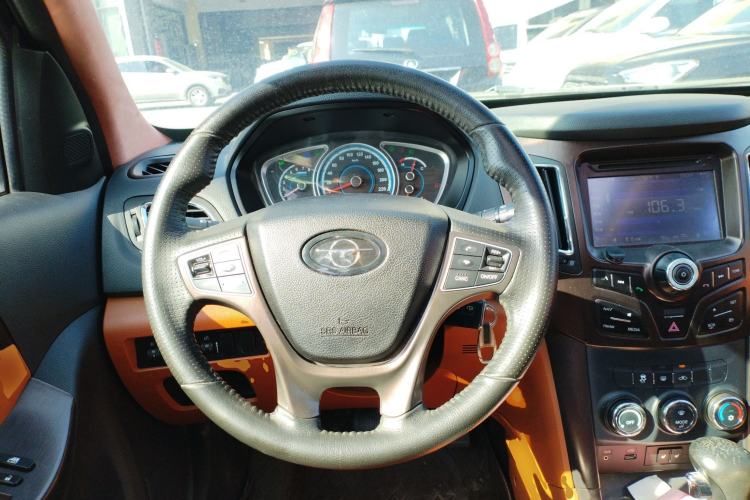 Used Haima S7 2015 Revised 1.8T Automatic Zongcheng Version Steering Wheel