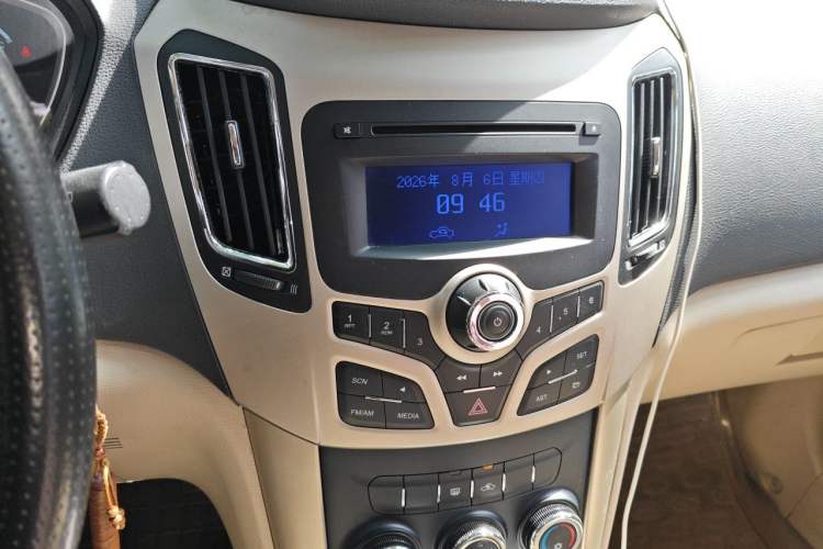 Used Haima S7 2015 2.0L Automatic ZhiShang Version Audio And AC Panel