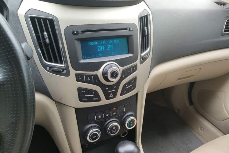 Used Haima S7 2015 Revised 1.8T Automatic Zongchi Version Audio And AC Panel