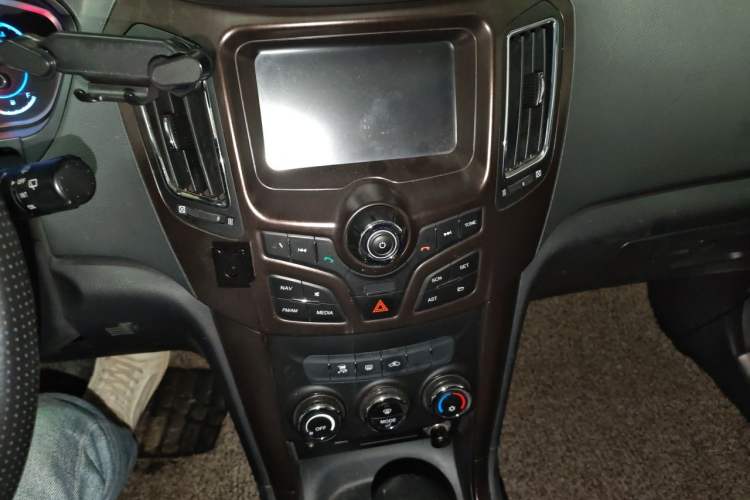 Used Haima S7 2015 2.0L Automatic Smart Enjoyment Version Audio And AC Panel