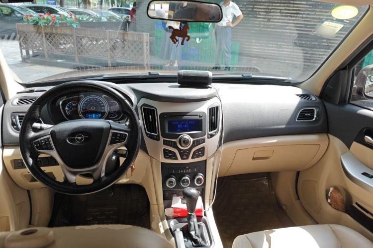 Used Haima S7 2015 2.0L Automatic ZhiShang Version Center Console
