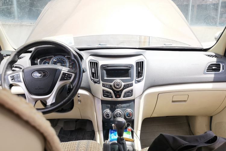 Used Haima S7 2015 2.0L Automatic ZhiShang Version Center Console