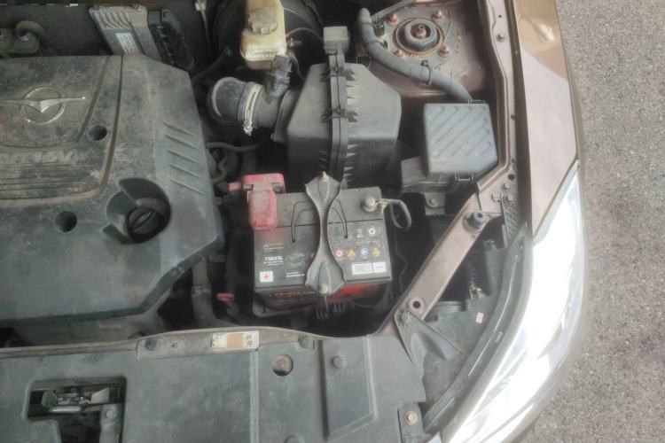 Used Haima S7 2015 2.0L Automatic Smart Enjoyment Version Engine Bay Left