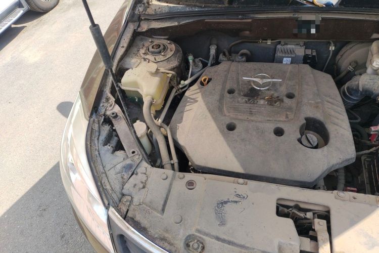Used Haima S7 2015 2.0L Automatic Smart Enjoyment Version Engine Bay Right