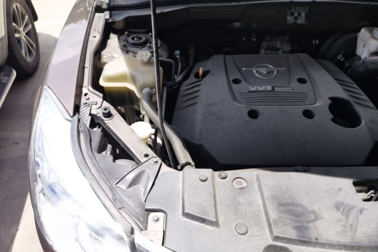 Used Haima S7 2015 2.0L Automatic ZhiShang Version Engine Bay Right