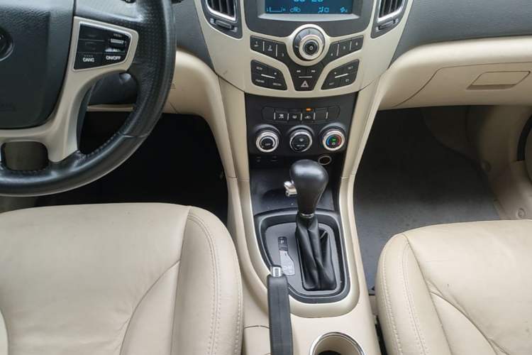 Used Haima S7 2015 Revised 1.8T Automatic Zongchi Version Gear Lever