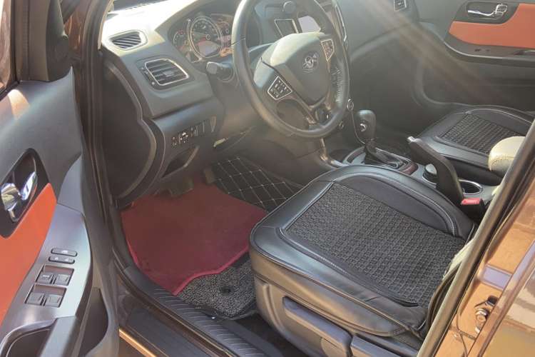 Used Haima S7 2015 2.0L Automatic Smart Enjoyment Version Interior 2