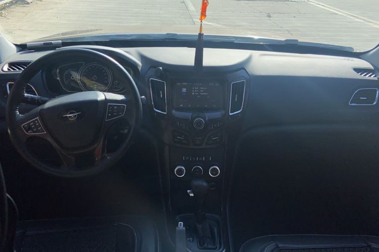 Used Haima S7 2015 2.0L Automatic Smart Enjoyment Version Interior 3