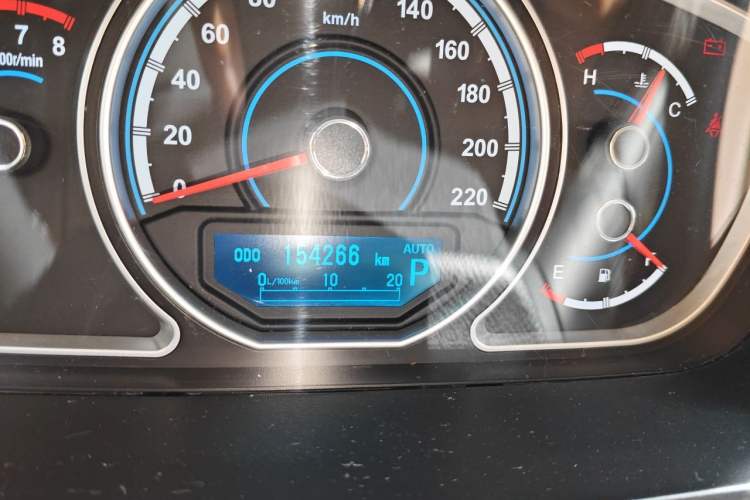 Used Haima S7 2015 2.0L Automatic ZhiShang Version Odometer Close Up