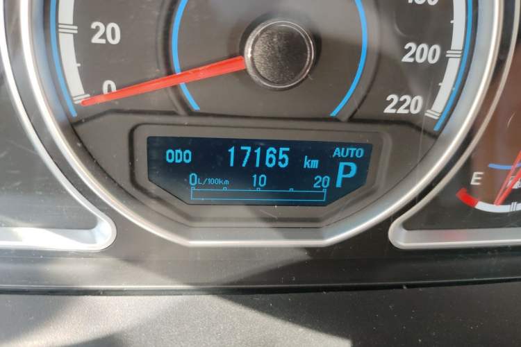 Used Haima S7 2015 2.0L Automatic Smart Enjoyment Version Odometer Close Up