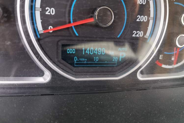 Used Haima S7 2015 2.0L Automatic ZhiShang Version Odometer Close Up