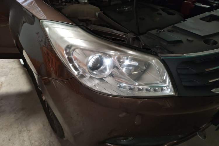 Used Haima S7 2015 2.0L Automatic Smart Enjoyment Version Right Front Headlight