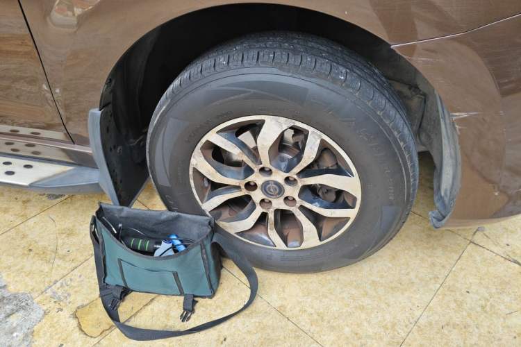 Used Haima S7 2015 2.0L Automatic ZhiShang Version Right Front Wheel Hub