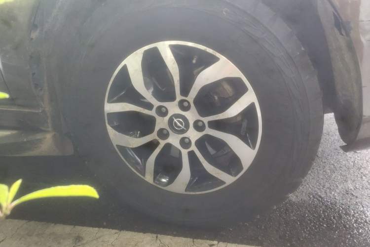 Used Haima S7 2015 2.0L Automatic Smart Enjoyment Version Right Front Wheel Hub
