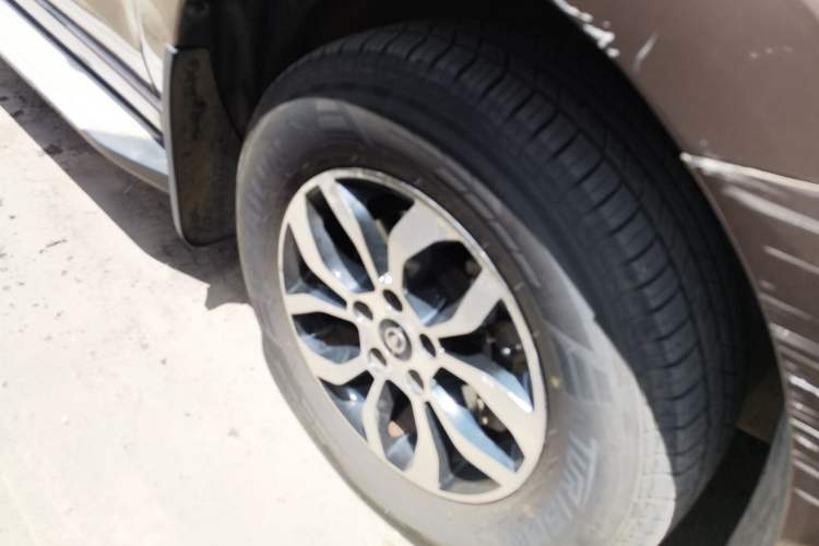 Used Haima S7 2015 2.0L Automatic ZhiShang Version Right Front Wheel Hub