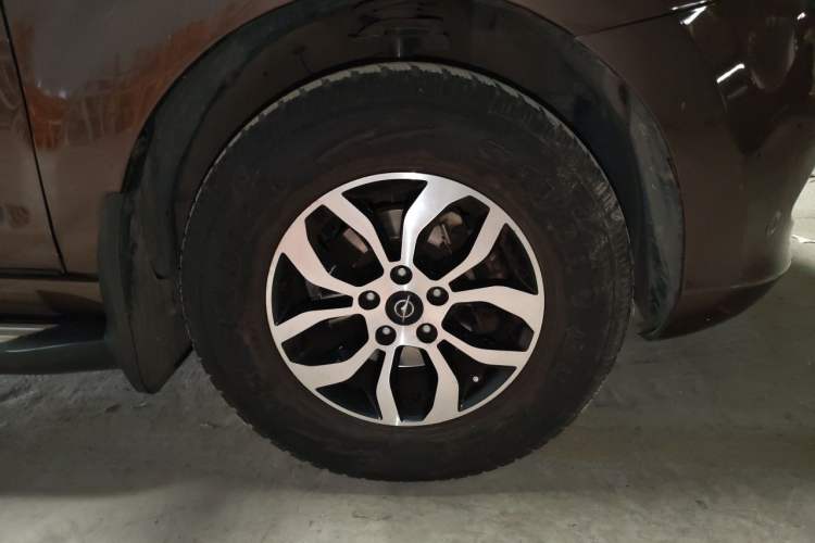Used Haima S7 2015 2.0L Automatic Smart Enjoyment Version Right Front Wheel Hub