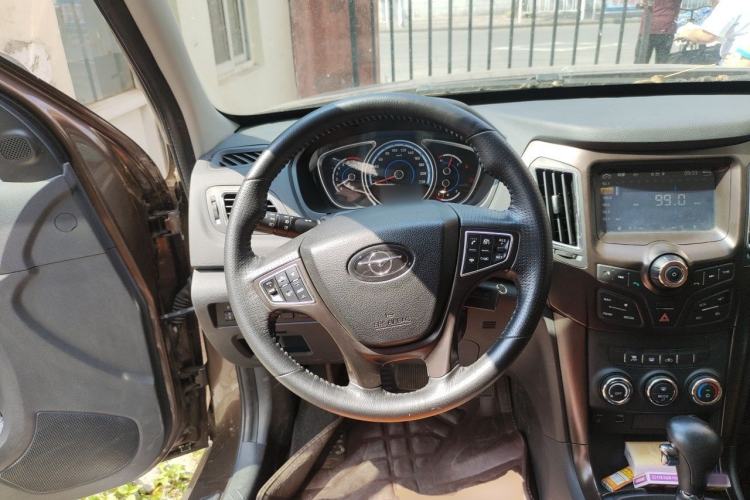 Used Haima S7 2015 2.0L Automatic Smart Enjoyment Version Steering Wheel