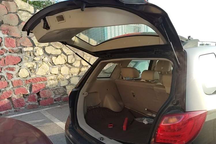 Used Haima S7 2015 2.0L Automatic ZhiShang Version Trunk