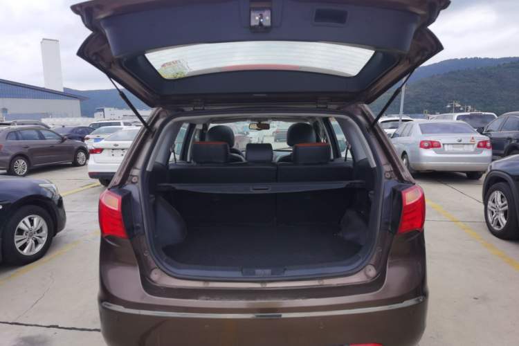 Used Haima S7 2015 Revised 1.8T Automatic Zongcheng Version Trunk
