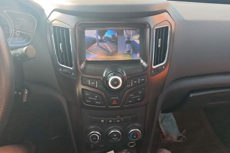 Used Haima S7 2015 2.0L Automatic Smart Enjoyment Version Audio And AC Panel