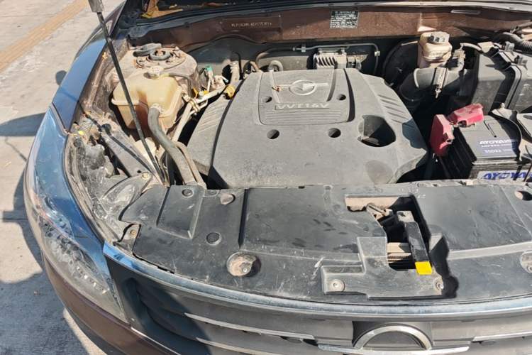 Used Haima S7 2015 2.0L Automatic Smart Enjoyment Version Engine Bay Right