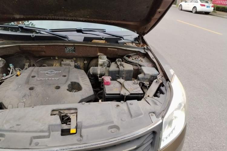 Used Haima S7 2015 2.0L Automatic Smart Enjoyment Version Engine Bay Left