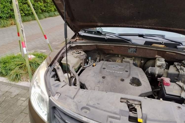 Used Haima S7 2015 2.0L Automatic Smart Enjoyment Version Engine Bay Right