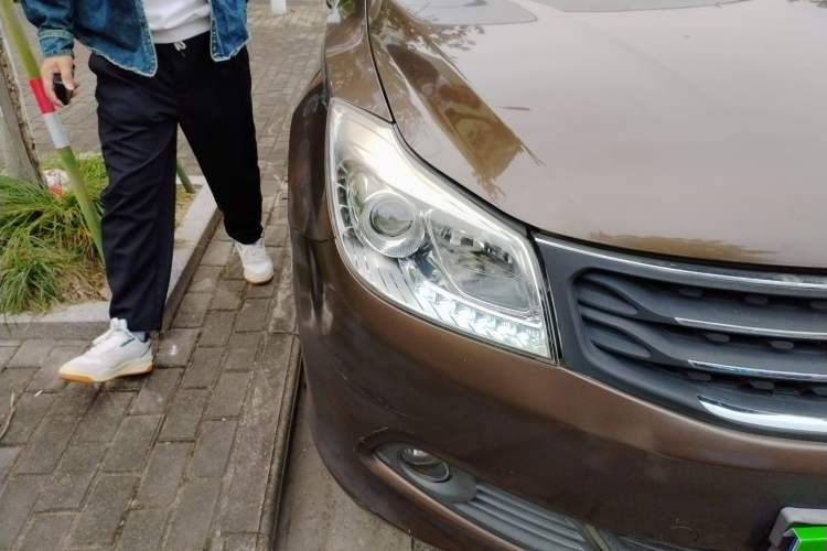 Used Haima S7 2015 2.0L Automatic Smart Enjoyment Version Right Front Headlight