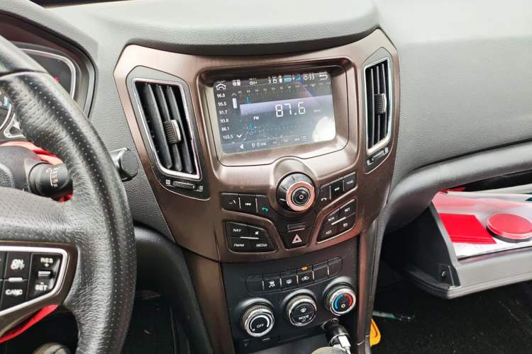 Used Haima S7 2015 2.0L Automatic Smart Enjoyment Version Audio And AC Panel