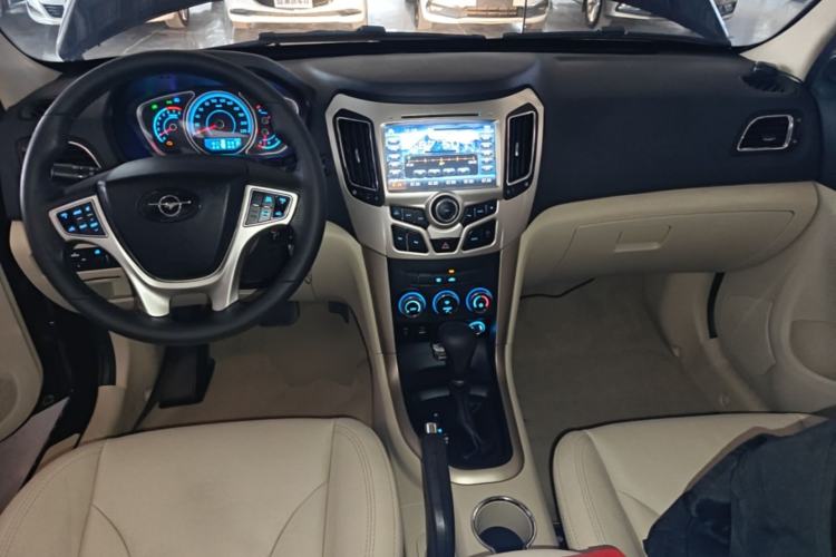 Used Haima S7 2015 2.0L Automatic ZhiShang Version Center Console