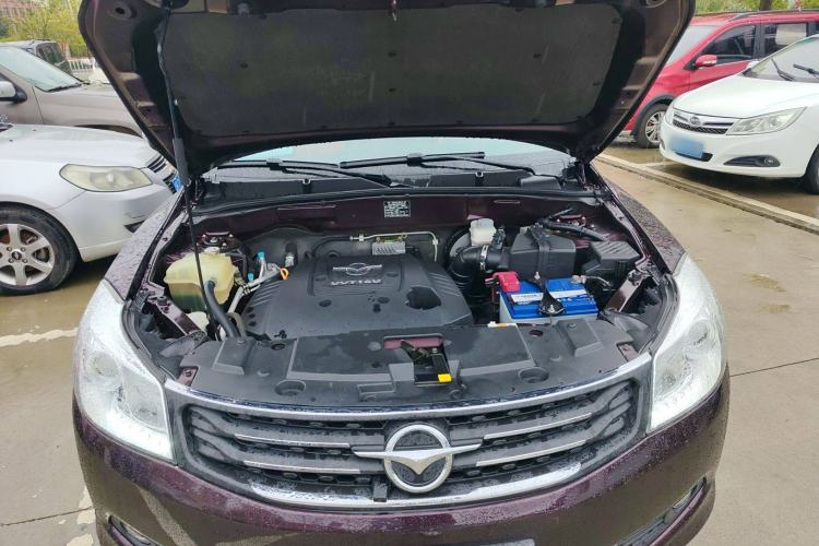 Used Haima S7 2015 2.0L Automatic Smart Enjoyment Version Engine Bay