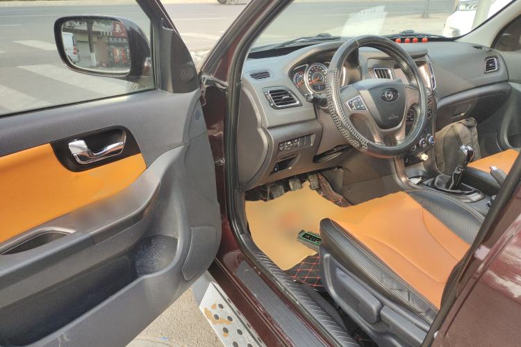 Used Haima S7 2015 Revised Version 2.0L Manual – Zongcheng Edition Interior 3