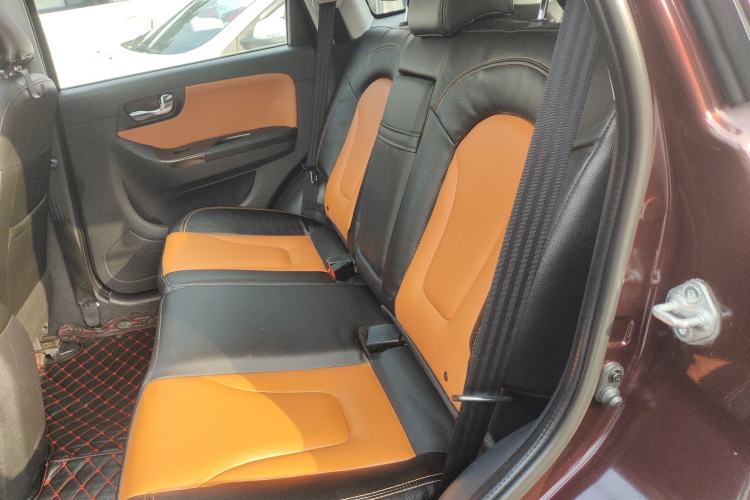 Used Haima S7 2015 Revised Version 2.0L Manual – Zongcheng Edition Interior 4