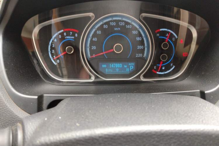Used Haima S7 2015 Revised Version 2.0L Automatic Zongchi Trim Odometer Close Up