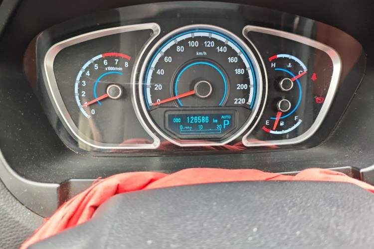 Used Haima S7 2015 2.0L Automatic Smart Enjoyment Version Odometer Close Up