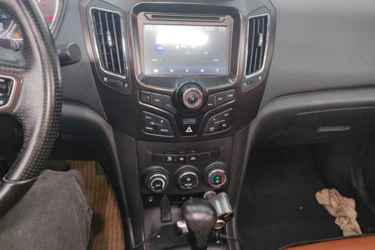 Used Haima S7 2015 Revised 1.8T Automatic Zongcheng Version Audio And AC Panel