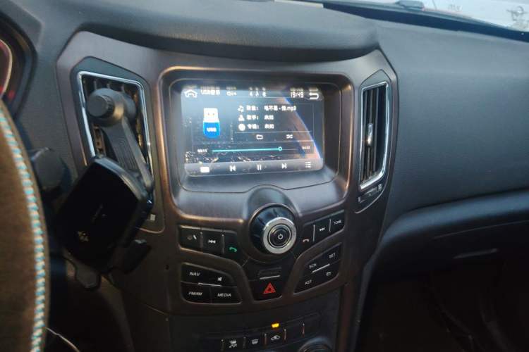 Used Haima S7 2015 Revised Version 2.0L Manual – Zongcheng Edition Audio And AC Panel