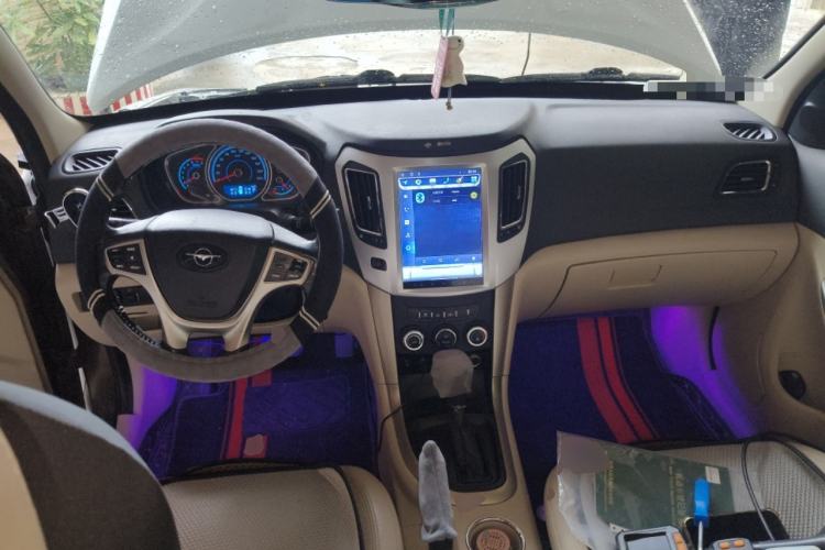 Used Haima S7 2015 Revised 1.8T Automatic Zongchi Version Center Console